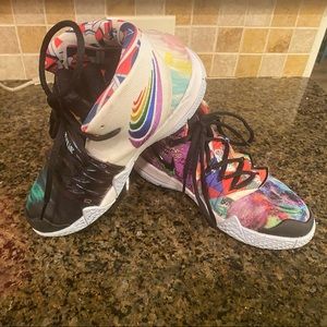 Nike Kybrid S2 “What the Kyrie” sz 3.5y